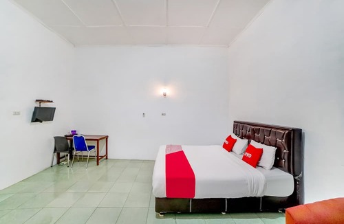 North Labuhanbatu Hotel | OYO 90834 Hotel Anugrah