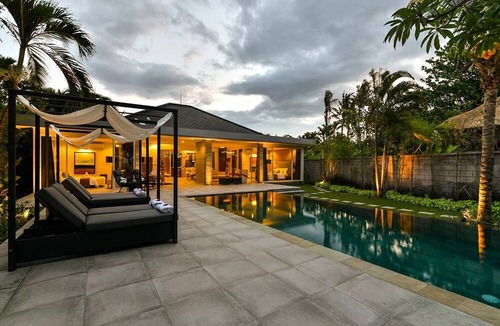 Banjartegehe Villa | Villa Lou - Luxury Villa By The Beach