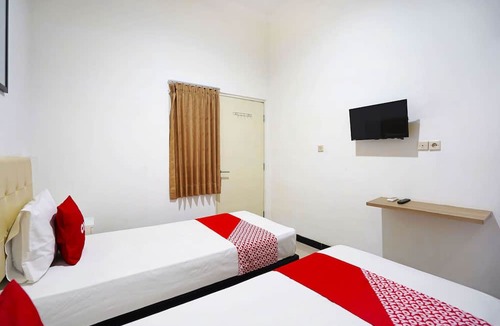 Gubeng Hotel | Hotel O Ruby Homestay Syariah