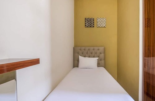 West Cirebon Hotel | OYO Living 1877 Side Corner