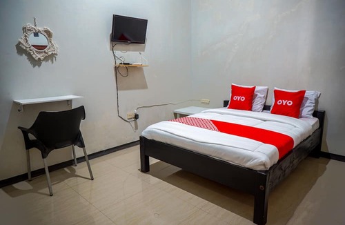 Blitar Hotel | OYO Life 93186 HKP Homestay Syariah