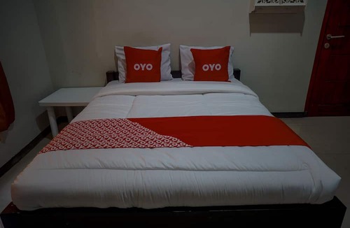 Blitar Hotel | OYO Life 93186 HKP Homestay Syariah