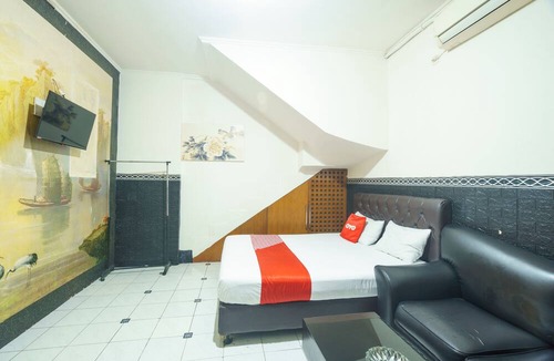 Duren Sawit Hotel | OYO 93132 Modom Homestay Near RS Islam Jakarta Pondok Kopi