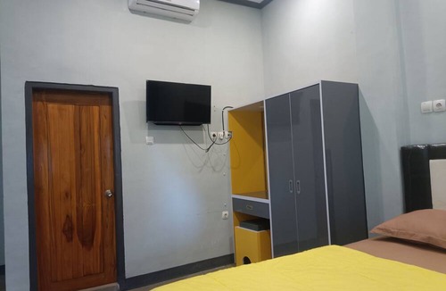 Sumbawa Besar Hotel | Capital O 93118 Asera Homestay