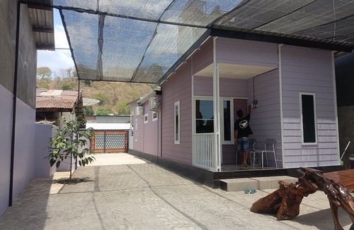 Sumbawa Besar Hotel | Capital O 93118 Asera Homestay