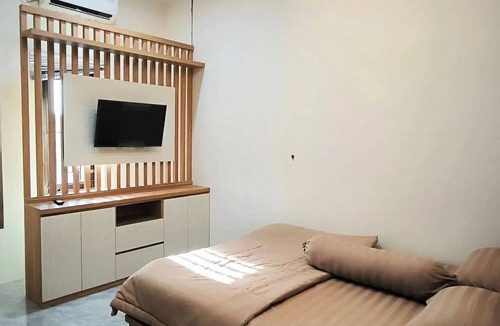 Borneo Hotel | Collection O near Bandar Udara Aji Penge