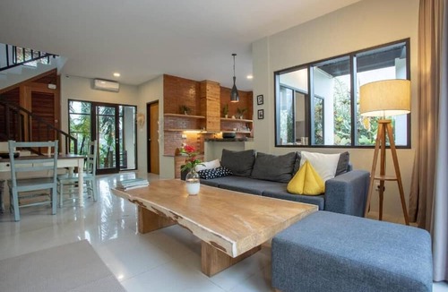Suraberata Apartment | Santai Surf House