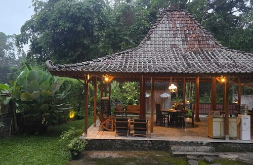Cangkringan Villa | nDalem Riyartan Villa Kaliurang