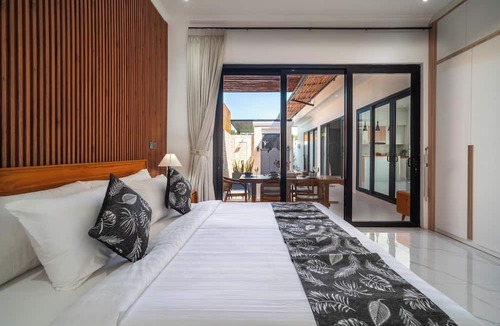 Blahbatuh Villa | Villa Toograss close to Black Sand Beach
