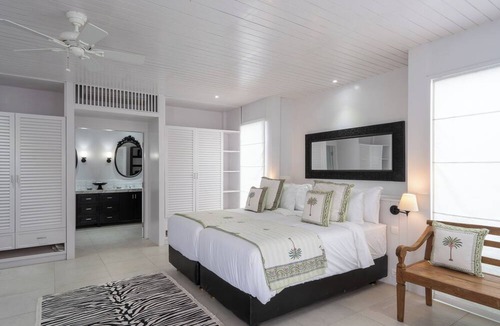 Mushroom Bay Hotel | White Horse Retreat