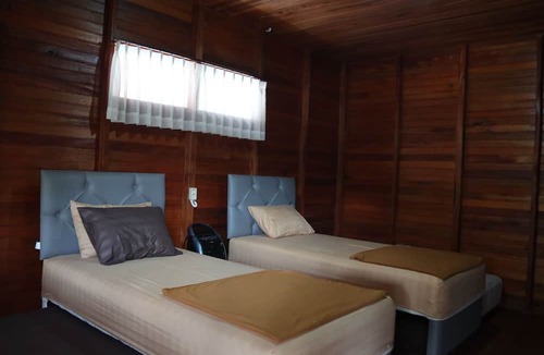 Cimenyan House | Villa Kampung Santri