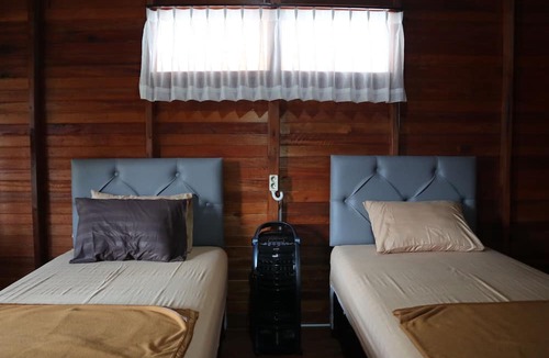Cimenyan House | Villa Kampung Santri