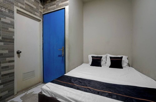 Old Jakarta Hotel | Hotel O near RS Husada formerly Pondokan