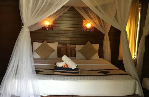 Mushroom Bay Hotel | Cassava Bungalow