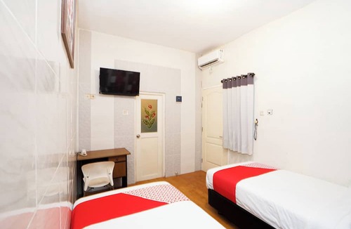 Mojokerto Hotel | OYO 425 Mojokerto Guesthouse