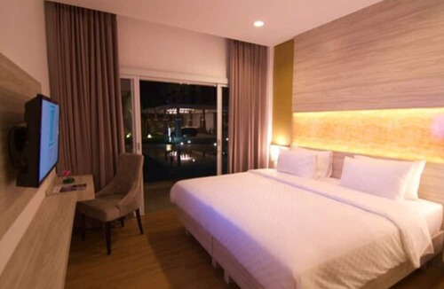 Karawang Hotel | Front One Akshaya Hotel Karawang