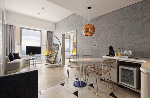 Gambir Hotel | YELLO Hotel Harmoni Jakarta