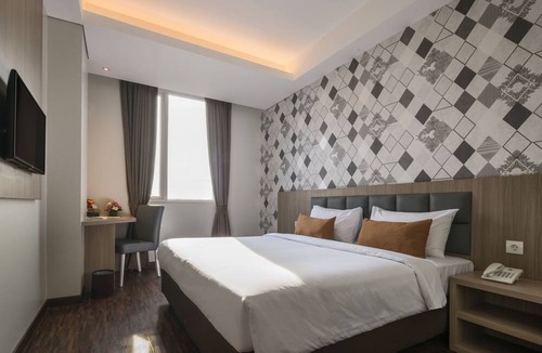 Gandaria-selatan Hotel | Hotel 88 Fatmawati Jakarta by WH