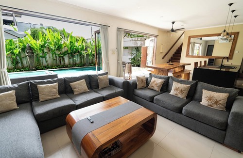 Dewi Sri Villa | Villa Tepi Sungai