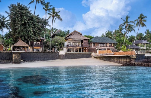 Candi Dasa Apartment | Oceanview Stay – 2 Levels, Separate Entrances | The Village of Angels Resort