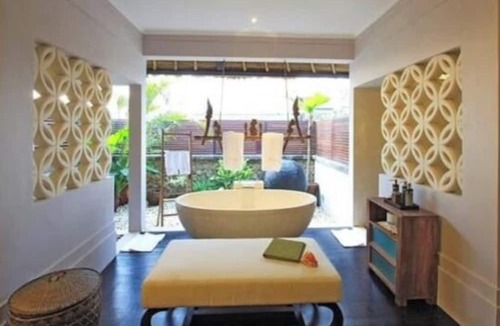 Batu Bolong Villa | 2 Bedroom villa in Canggu Beachfront property.