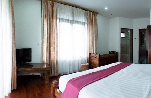 Oro Oro Ombo Villa | Villa Lovender Klub Bunga A14