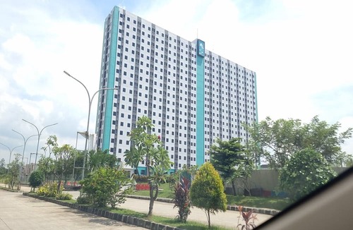 Cikarang House | Luxury Deluxe DBL Retreat W/Free WiFi and Parking