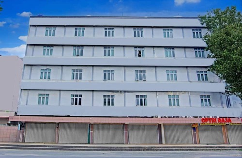Palembang House | Luxury Deluxe DBL Retreat W/Free WiFi and Parking