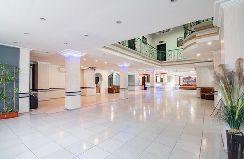 Pekanbaru House | Luxury Deluxe DBL Retreat W/Free WiFi and Parking