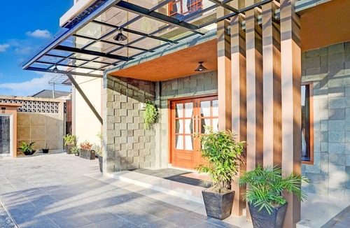 Padang House | Luxury Deluxe DBL Retreat W/ Free WiFi and Parking