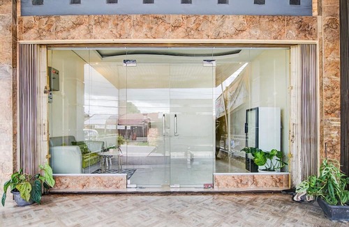 Pekanbaru House | Luxury Deluxe DBL Retreat W/Free WiFi and Parking