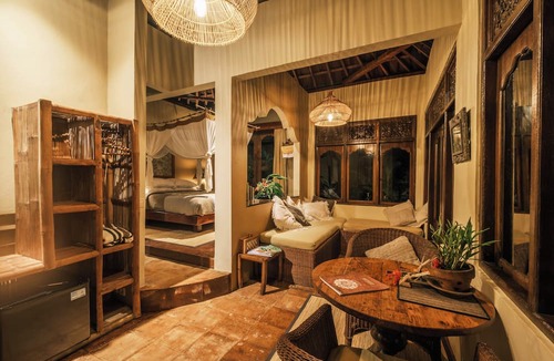 Selemadeg House | Mountain retreat perfect for couples. Beautiful natural views!