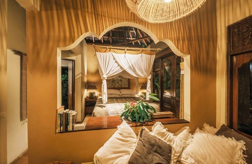 Selemadeg House | Mountain retreat perfect for couples. Beautiful natural views!
