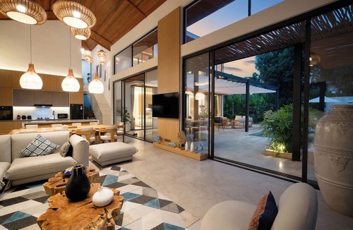 Abiansemal Villa | Bali Magical Villas Ubud - Brand New Villas with Fitness Center & Jungle View