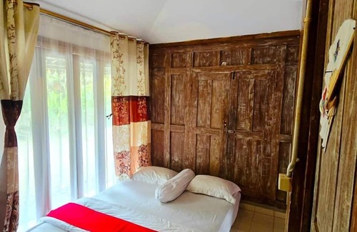 Prambanan Villa | Eyang Residence Limasan Kebon Dalem