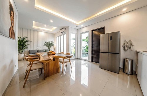 Mumbul Villa | Chic 3BR in Nusa Dua w Ocean View+Cinema+Rooftop