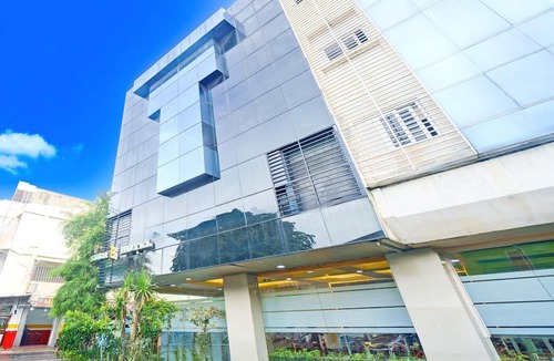 Tanjung Duren Utara House | Luxury Twin Stay with Free WiFi and Parking