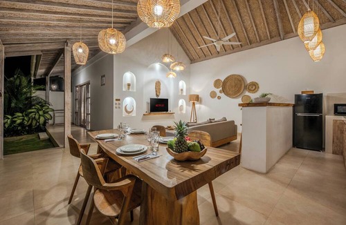 Singakerta Villa | 1BR Romantic Getaway in Ubud, Villa Lojo with Private Pool