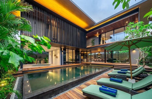 Dyanapura Villa | The Continental 8 bedroom luxury Seminyak