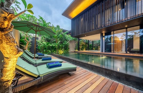 Dyanapura Villa | The Continental 8 bedroom luxury Seminyak