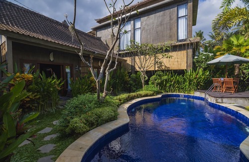 Abiansemal House | Pool View! 1BR Serene Industrial Room in Abiansemal