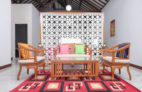 Tahunan Villa | Shoreside by Cocotel
