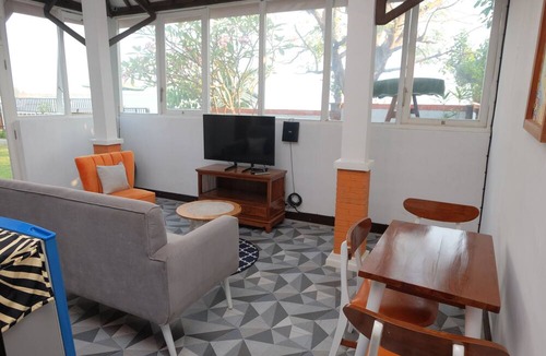 Tahunan Villa | Shoreside by Cocotel