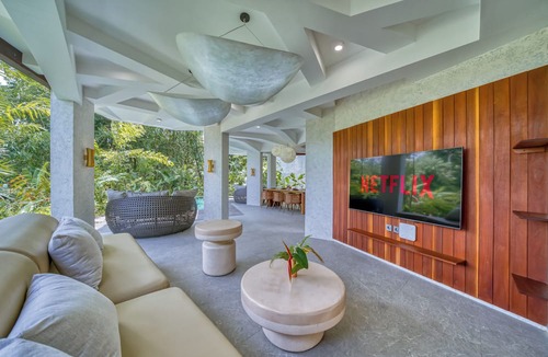 Lodtunduh Villa | Jungle Flower