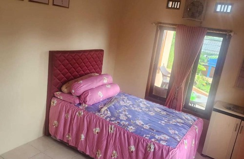 Jambu Luwuk Villa | Griya Hulu Cai