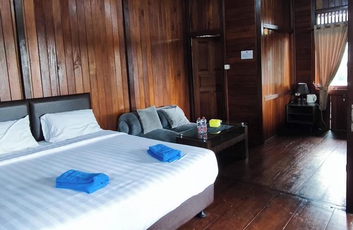 Jambu Luwuk Villa | D'Royale Tapos Resort Bogor