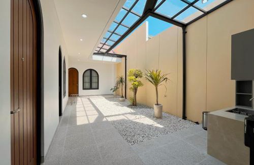 Central Yogyakarta House | Lefko Malioboro Rooms & Villa by Sighma