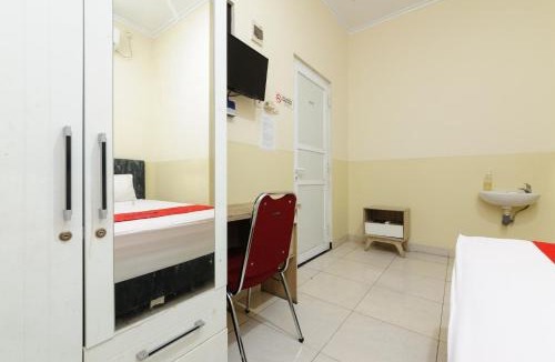 Jakarta Hotel | RedDoorz Syariah @ Jatinegara