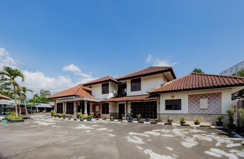 Cisarua Hotel | RedDoorz Plus at Hotel Griya Sakinah Cisarua Puncak