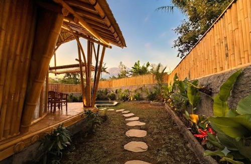 Selat Villa | Golden paddy bamboo house -by sunrise hill